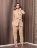 Conjunto Feminino de Alfaiataria Social com Colete Forrado e Calça Elegante