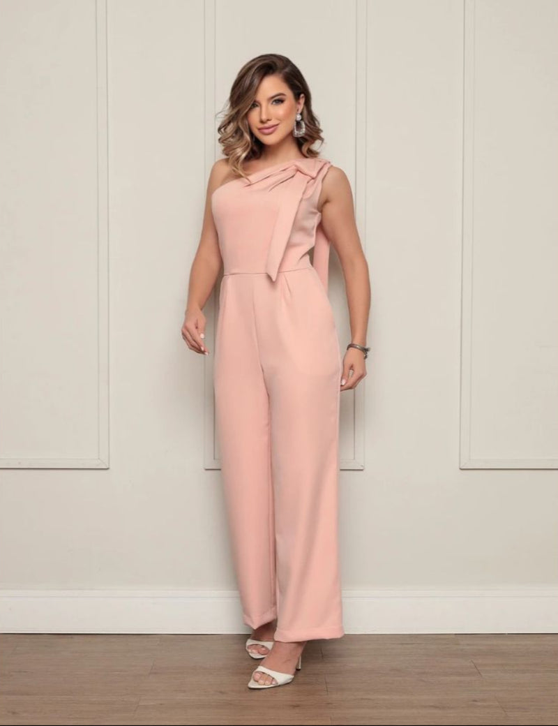 Macacão Alfaiataria Feminino Casual Chic Ombro Só Sem Manga com Detalhe Sofisticado