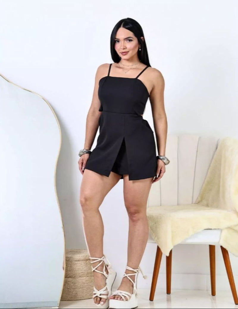 Macaquinho Feminino Estilo Alfaiataria Social com Short-Saia e Bojo