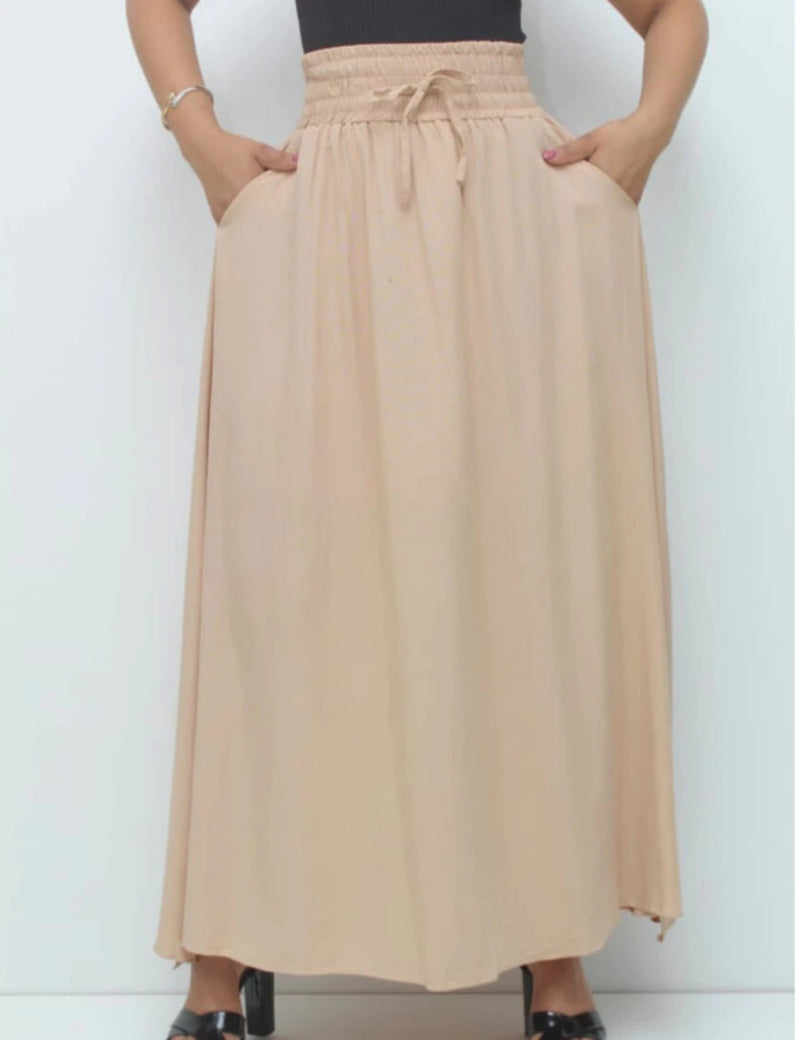 Saia Longa em Tecido Leve com Fenda Lateral e Forro