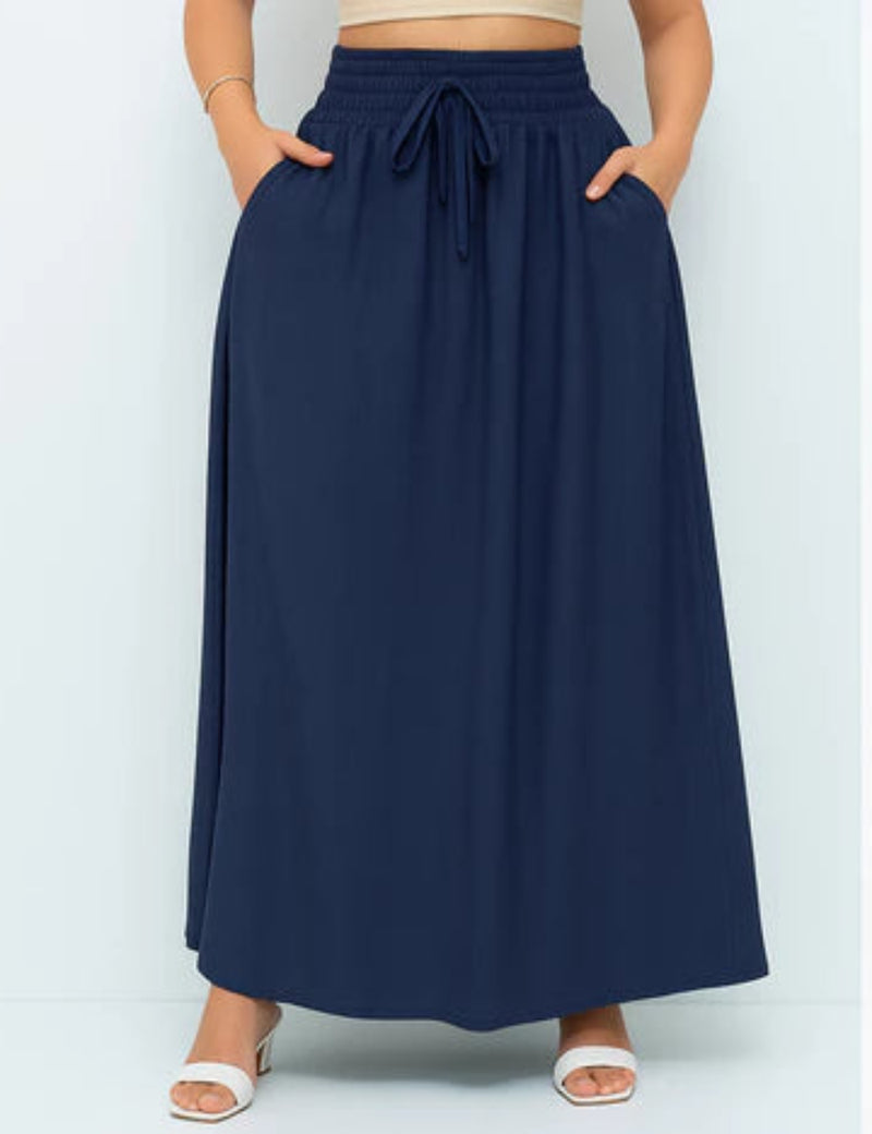Saia Longa em Tecido Leve com Fenda Lateral e Forro