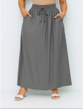 Saia Longa em Tecido Leve com Fenda Lateral e Forro
