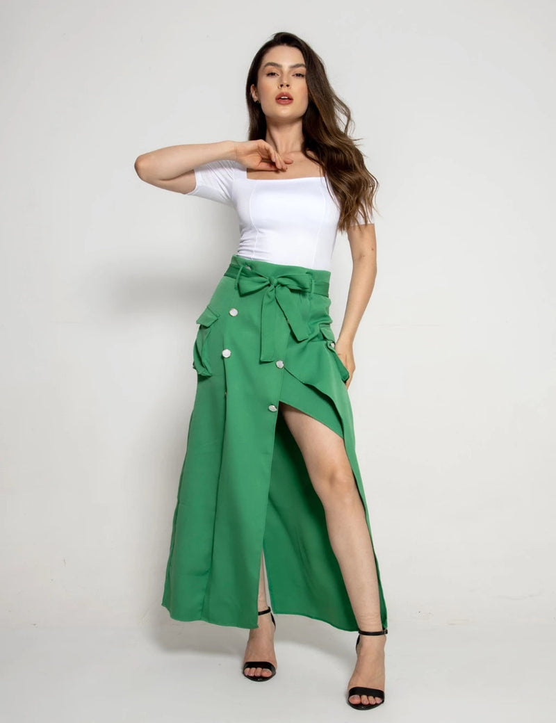 Saia Midi Longa Social Feminina em Alfaiataria Elegante com Bolsos Frontais e Detalhe de 8 Botões Cintura Alta