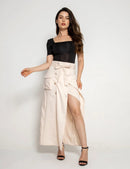 Saia Midi Longa Social Feminina em Alfaiataria Elegante com Bolsos Frontais e Detalhe de 8 Botões Cintura Alta