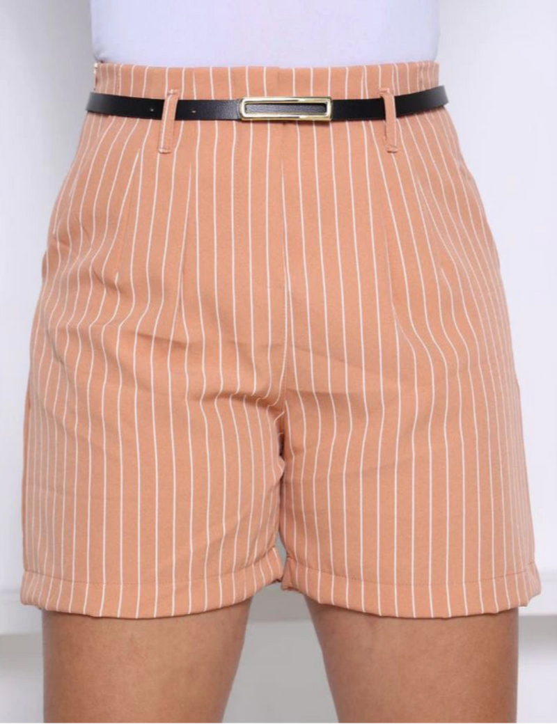 Short Listrado Feminino Alfaiataria Social com Cinto, Bolso e Fechamento Lateral