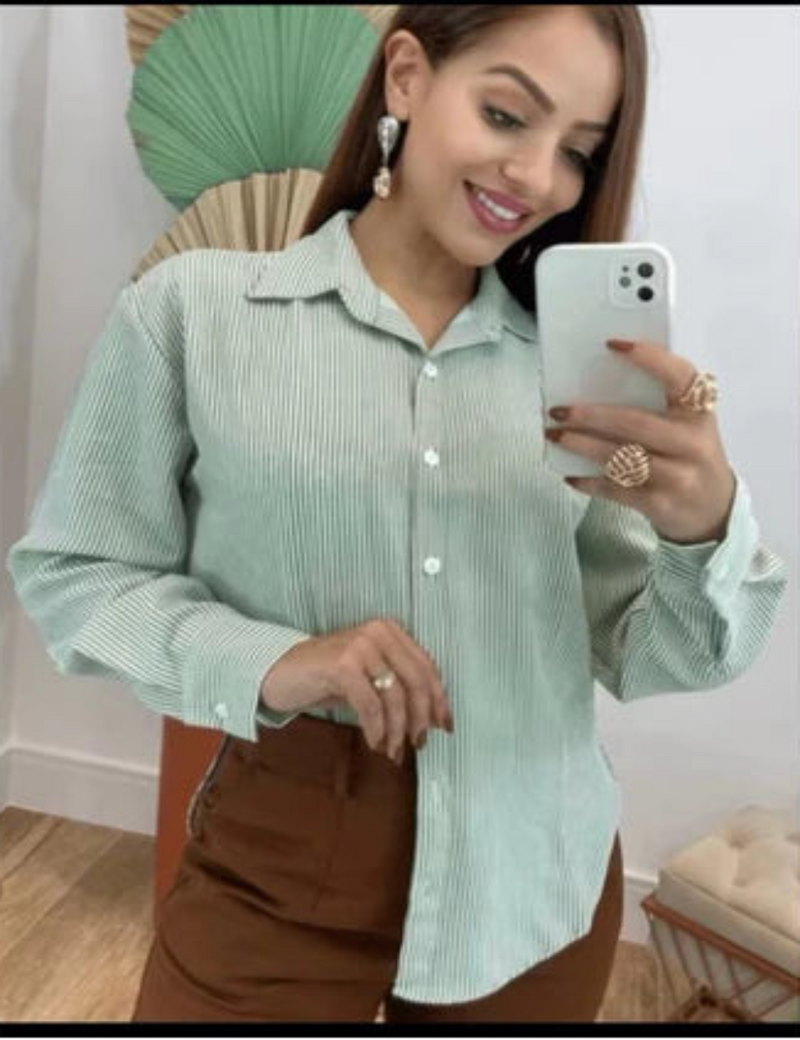 Camisa Social Feminina Manga Longa Listrada com Botão Estilo Fashion